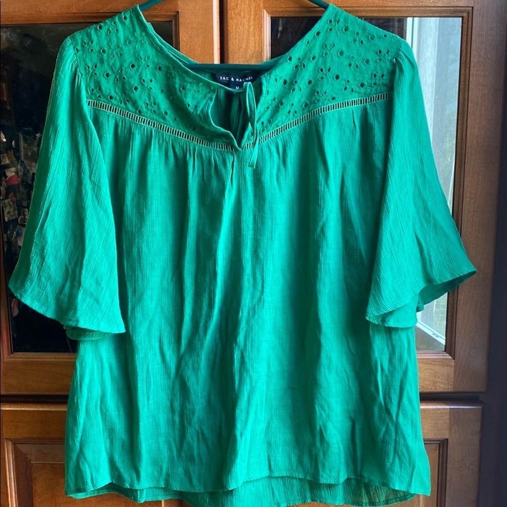 Zac & Rachel Green Bell Sleeve Blouse with Eyelet Detailed Collar Fall Spring